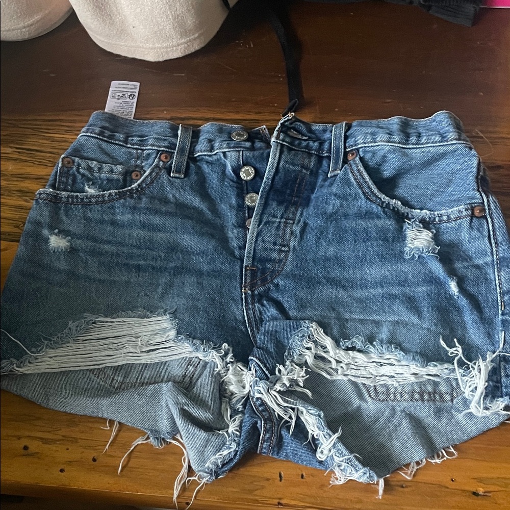 🎉Levi's Classic Blue Ripped Jean Shorts
